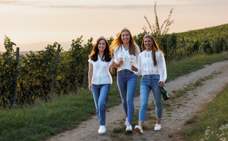 Kaum einer kennt die badischen Weine so gut wie sie: Tina, Hannah und Laura - Das Baden Trio 2025/2026
